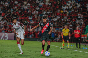 Arthur Henrique atuando contra o Flamengo