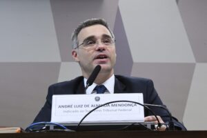 Mendonça diz que defenderá casamento entre pessoas do mesmo sexo