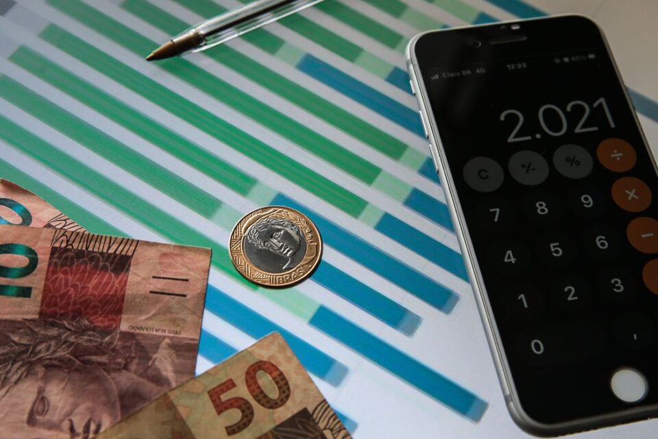 Teto de juros do consignado a aposentados cai a 1,91%