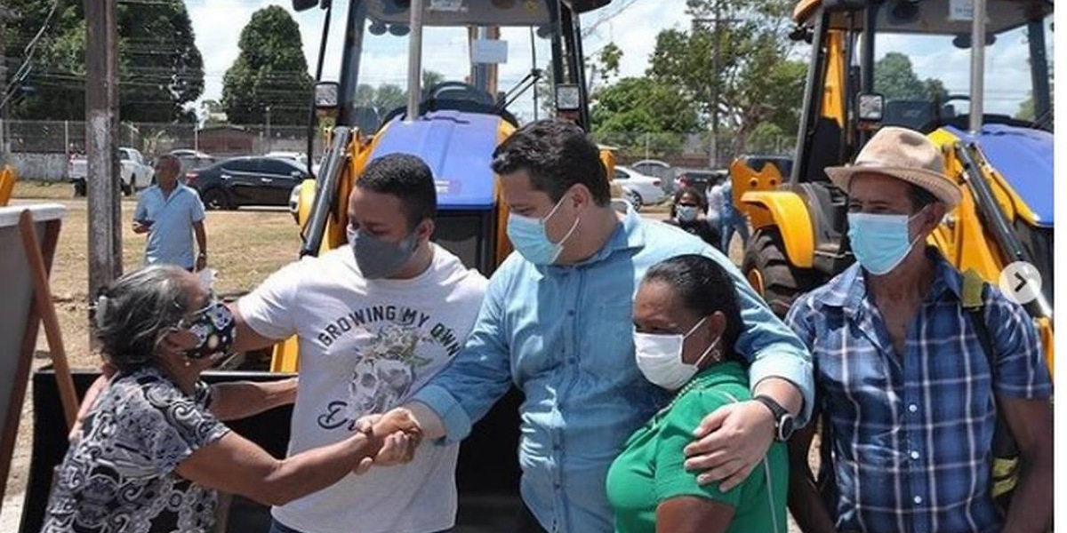 12 goianos receberam verba do orçamento secreto do governo federal; saiba quem são (Na foto: Alcolumbre entrega tratores - Reprodução)