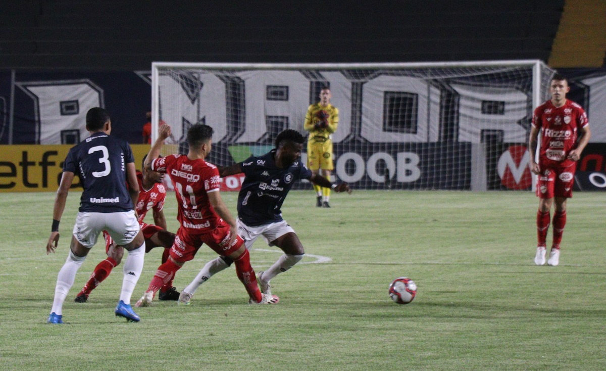 Jogo entre Vila Nova e Remo pela Série B