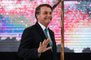 Após internação, Bolsonaro participa de evento beneficente de Marrone em Buriti Alegre