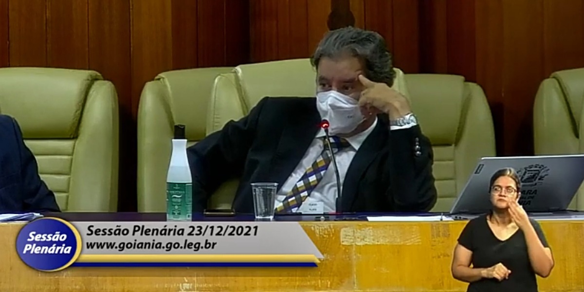 Câmara Municipal suspende sessão para votar ainda hoje amplição do número de vereadores