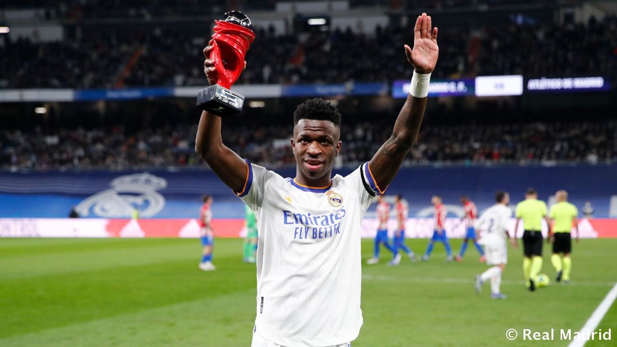 Vinícius Júnior com a camisa do Real Madrid