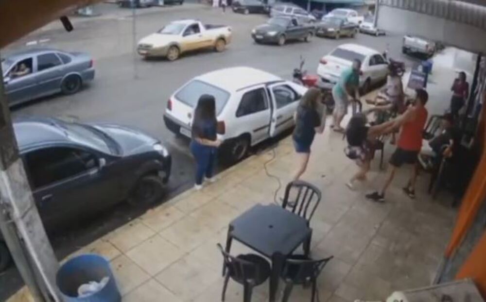 Ex-namorado agride mulher com empurrão e soco no olho, em Nerópolis