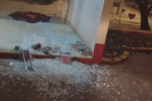 Homem furta notebook de R$ 3 mil e troca por duas pedras de crack de R$ 30, em Itumbiara