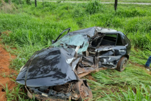 Colisão entre carro e caminhonete deixa vítima fatal na GO-330