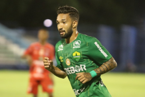 Jovem tenta suicídio após ser agredida por jogador em motel de Cuiabá