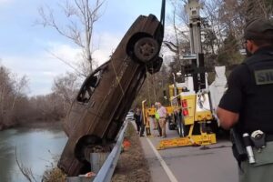 Erin Foster, 18, e Jeremy Bechtel, 17, sumiram no dia 3 de abril de 2000. Youtuber acha corpos de jovens desaparecidos há 21 anos em rio EUA