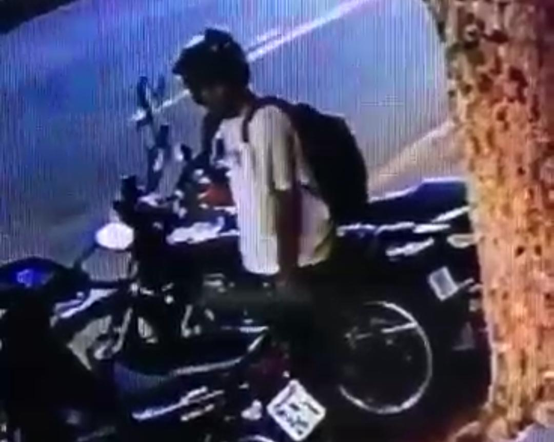 Homem furta moto estacionada no centro de Caldas Novas