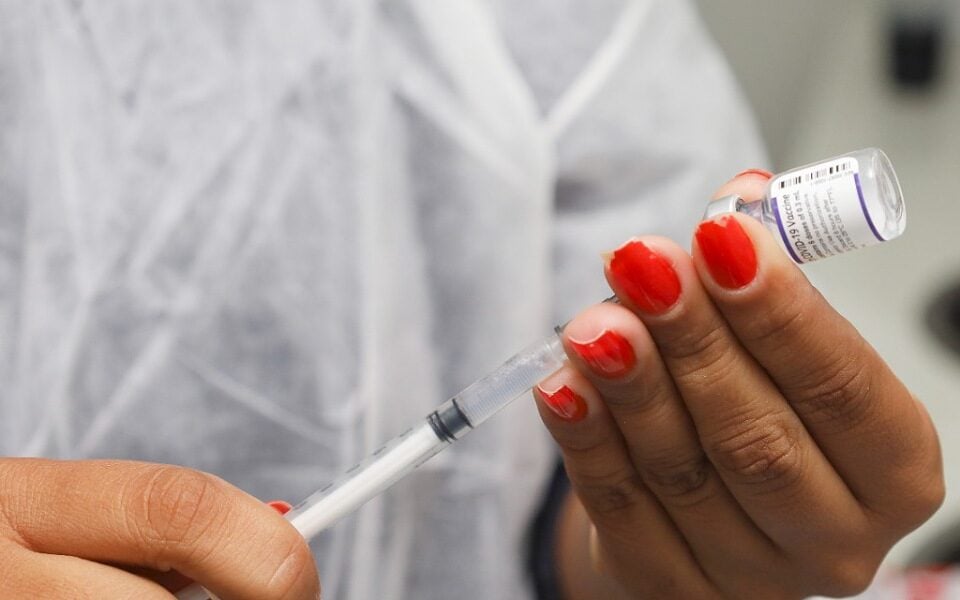 Covid-19: Anvisa deve aprovar vacinação em crianças, mas governo não tem doses