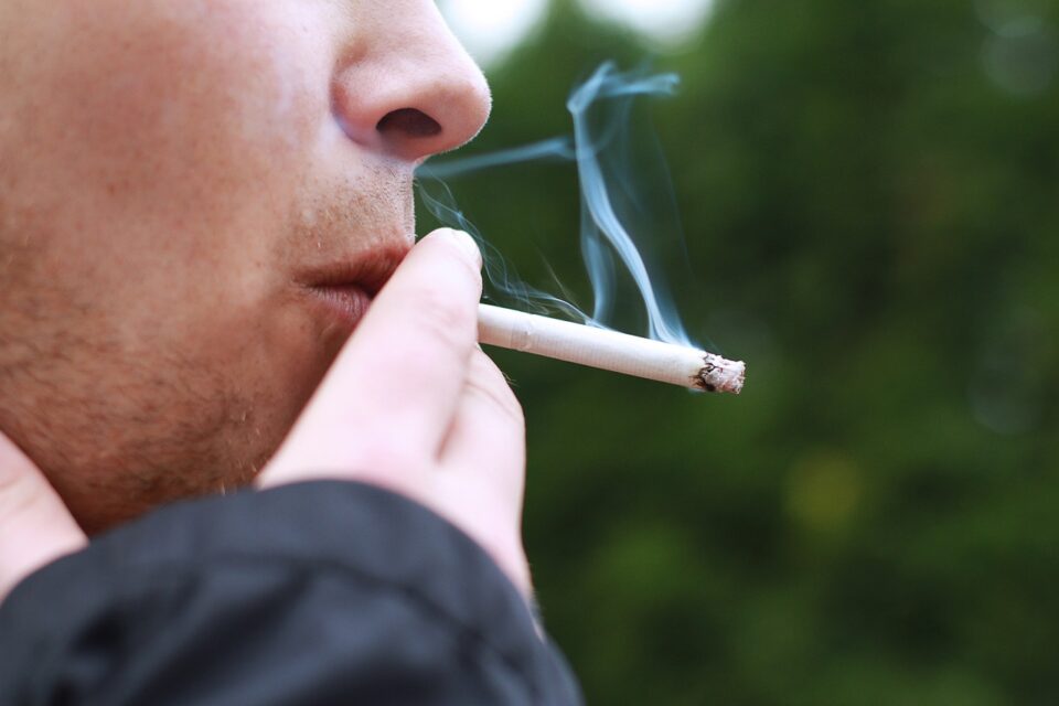Projeto reúne milhares de pesquisadores em todo o mundo. Tabaco e álcool são principais causas de câncer no mundo, diz estudo