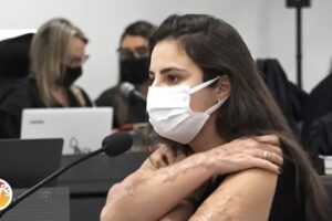 Kellen Giovana foi a segunda vítima a depor no Tribunal do Júri. Boate Kiss: 'Anjo me puxou', diz sobrevivente que teve pé amputado