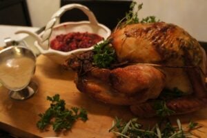 Procon Goiânia vê variação de até 328% em produtos da ceia de Natal