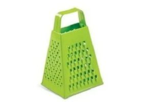 Após ganhar ralador de legumes, mulher desiste de brincar de amigo secreto