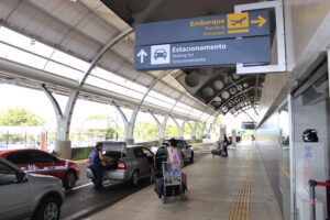 Companhias aéreas passam a exigir comprovante de vacina (Foto: Infraero)