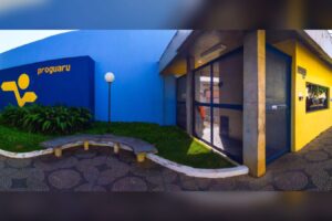 Idoso com mais de 20 anos de empresa morre na fila de demissão - (Foto: Redes sociais)