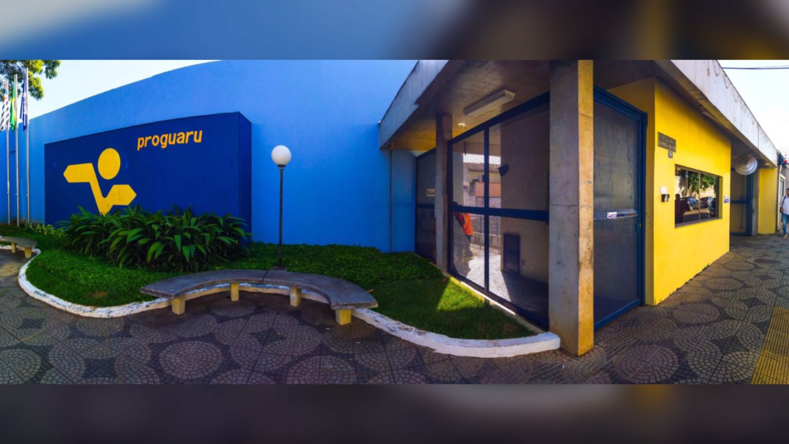 Idoso com mais de 20 anos de empresa morre na fila de demissão - (Foto: Redes sociais)