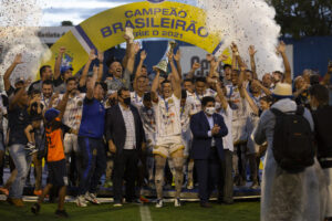 Aparecidense celebrando o título da Série D