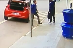 motorista ameaça passageiro com facão