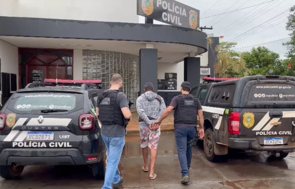 Suspeito de tentar atirar em parente e atingir o pé de uma criança é preso em Itumbiara