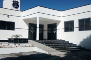 Mulher é presa suspeita de matar enteado de 7 anos em Goianésia