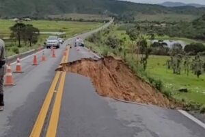 Comerciantes de Cavalcante e Teresina de Goiás relatam prejuízos após cratera na GO-118