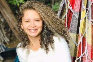 Barbeiro que matou a namorada a facadas na frente do filho de 7 meses em Indiara é denunciado