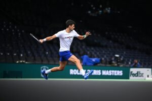 Novak Djokovic durante um treinamento