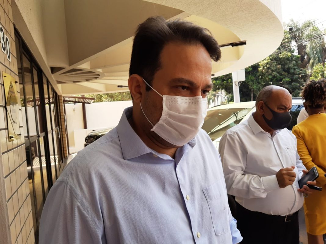 Críticas de Roberto Naves a Daniel Vilela foram motivadas por alianças em 2022