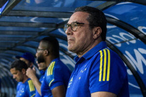 Vanderlei Luxemburgo deixa o Cruzeiro