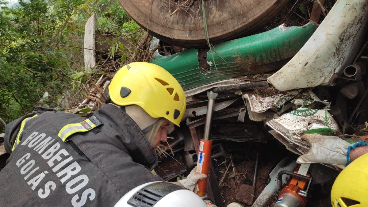 Segundo o tenente Antônio Carlos, o resgate e os primeiros socorros foram dificultados por conta da ribanceira.
