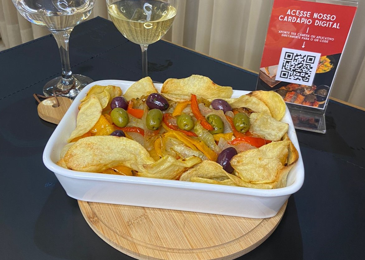 Bacalhau à minhota da Casa Bairrada, opção para comer bacalhau em Goiânia