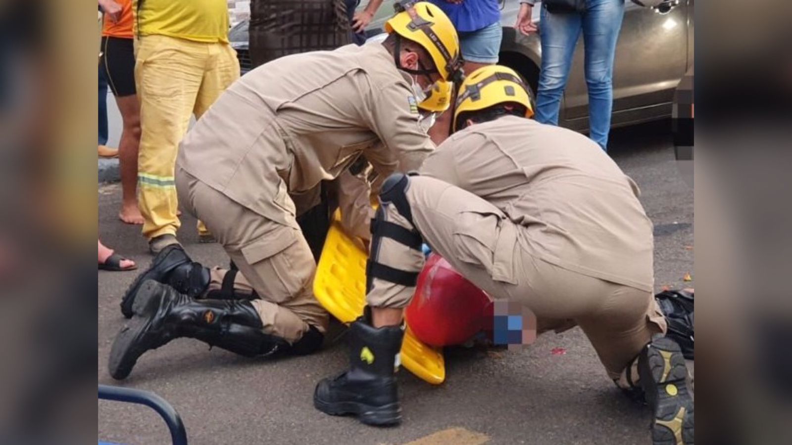 Idosa fica ferida após colidir com porta de carro em Catalão