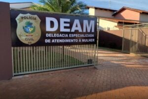 Mulher leva filho para visitar avós e é mantida em cárcere privado pelo ex-namorado em Jataí (GO)