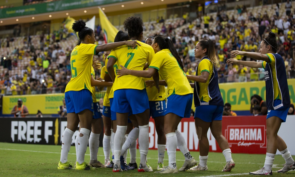 Seleção Brasileira Feminina durante partida em Torneio Internacional