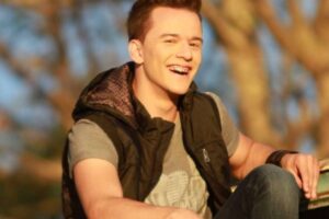 Sertanejo Yago, da dupla com Santhiago, é enterrado em Curitiba