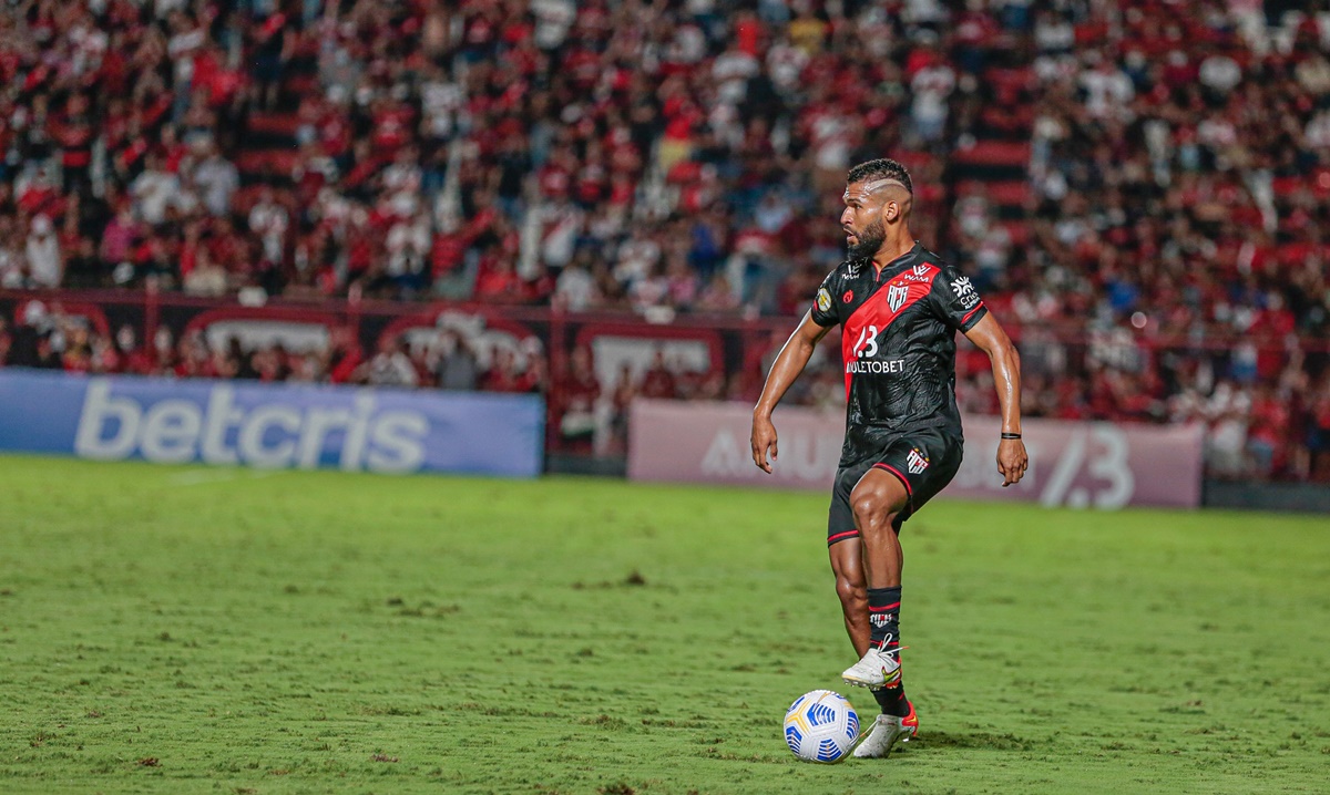 Willian Maranhão em jogo pelo Atlético Goianiense