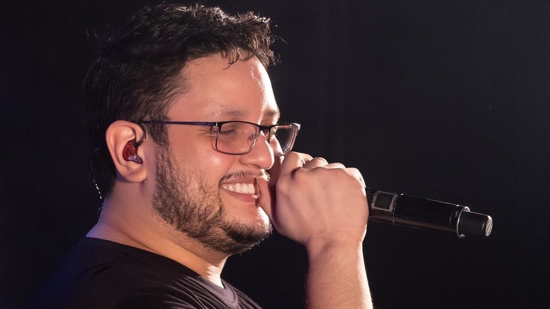 Famosos lamentam a morte de Maurílio nas redes sociais