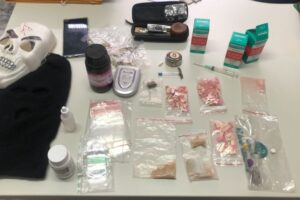 Influenciador digital é preso suspeito de vender drogas em festas de Goiânia