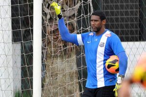 Aranha durante treinamento do Santos