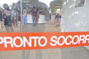 Os hospitais privados de Goiás enfrentam lotação por causa de casos suspeitos de dengue, gripe e Covid-19, segundo a Ahpaceg. (Foto ilustrativa/Agência Brasil)