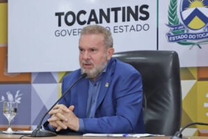 Governador afastado do TO vira alvo em compra de kit de pesca com dinheiro de hospital