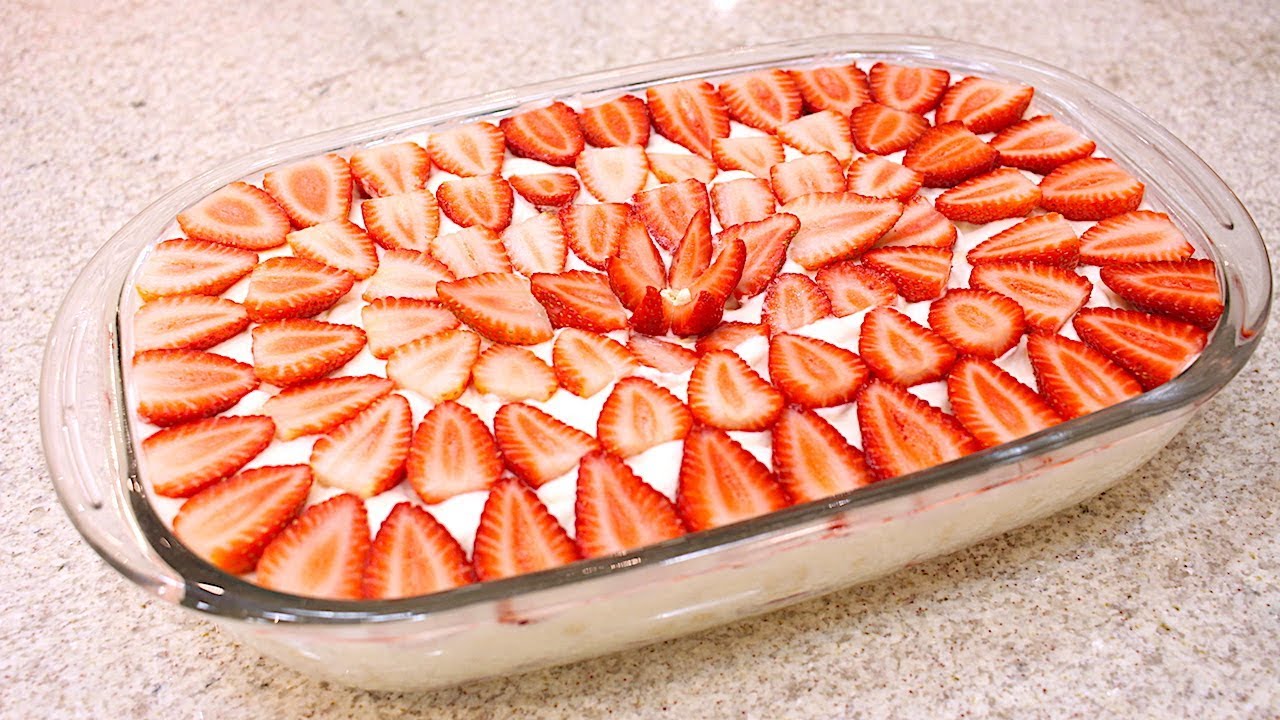 Morangos no suspiro na travessa (Foto: reprodução - Youtube)