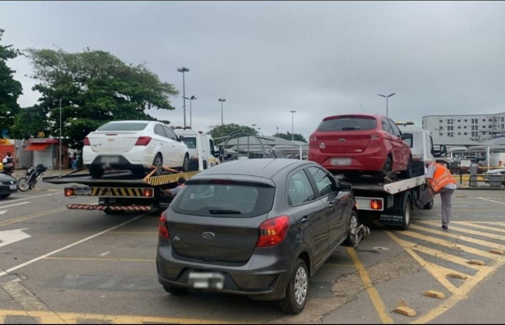 Quatro veículos de transporte clandestino são apreendidos na rodoviária de Goiânia