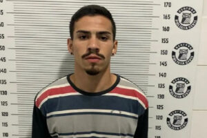 Suspeito de roubar motorista de aplicativo junto com menores é preso em Goiânia