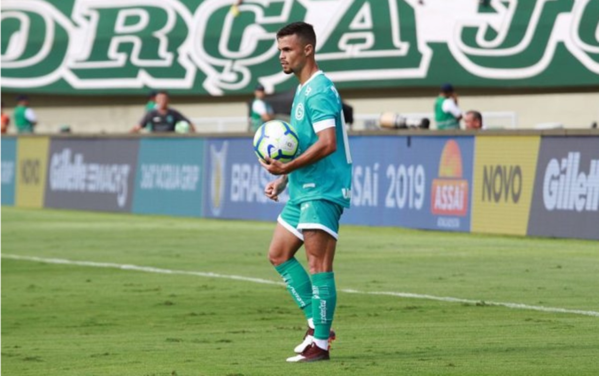 Michael em jogo pelo Goiás