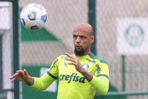 Felipe Melo durante treino pelo Palmeiras