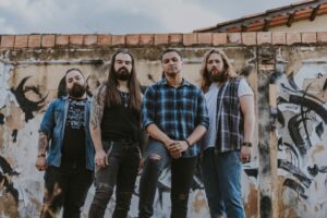 A banda Nightrain se apresenta em Goiânia ao lado do DJ Caramaschi