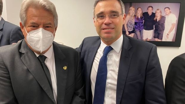 A convite de senador, ministro André Mendonça vem à Goiânia para participar de culto